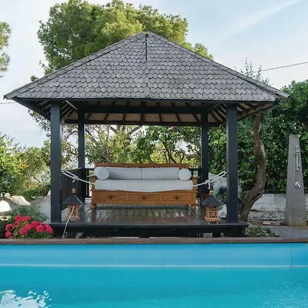 - Fontania Villa Geata